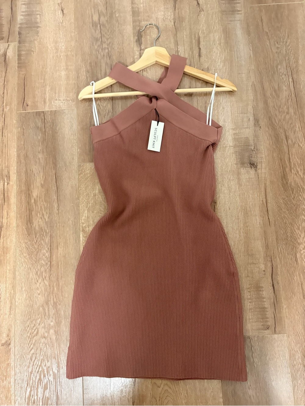 Babaton red willow duke rouge cris cross midi dress : Aritzia